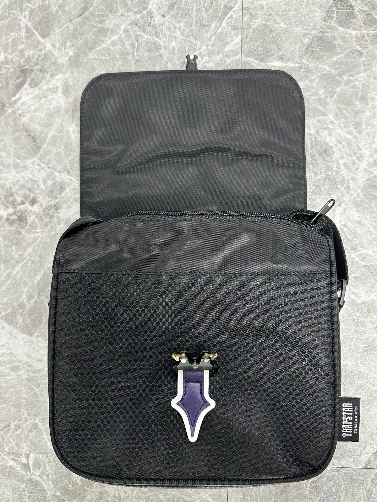 Morral Trapstar Irongate 1.0 Crossbody Negro Azul