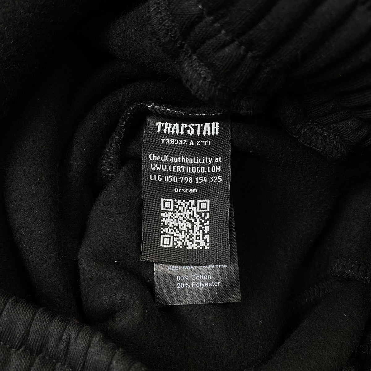 Conjunto Trapstar Irongate Arch Chenille 2.0 Negro