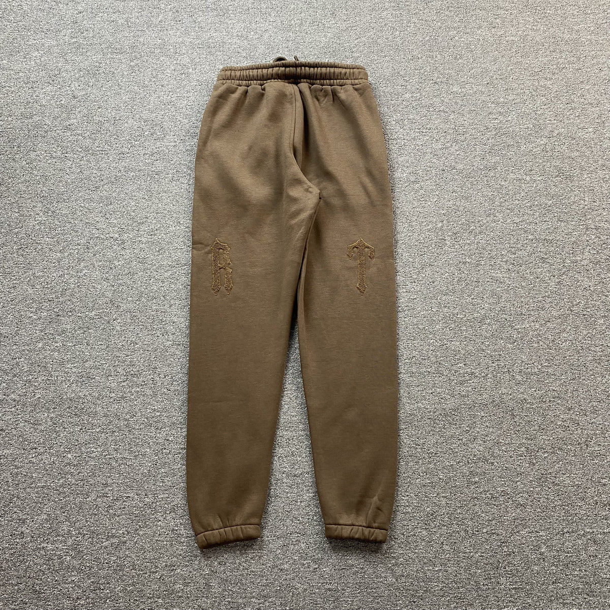Conjunto Trapstar Irongate Arch Chenille 2.0 Marrón