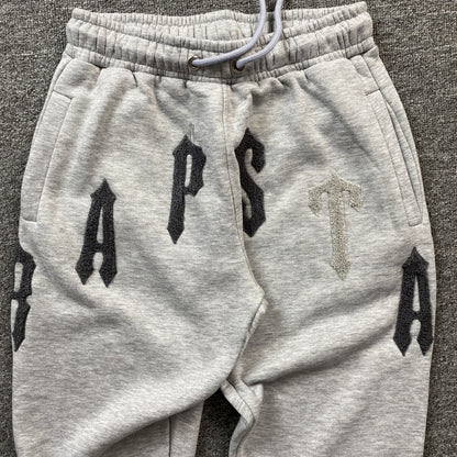 Conjunto Trapstar Irongate Arch Chenille 2.0 Gris