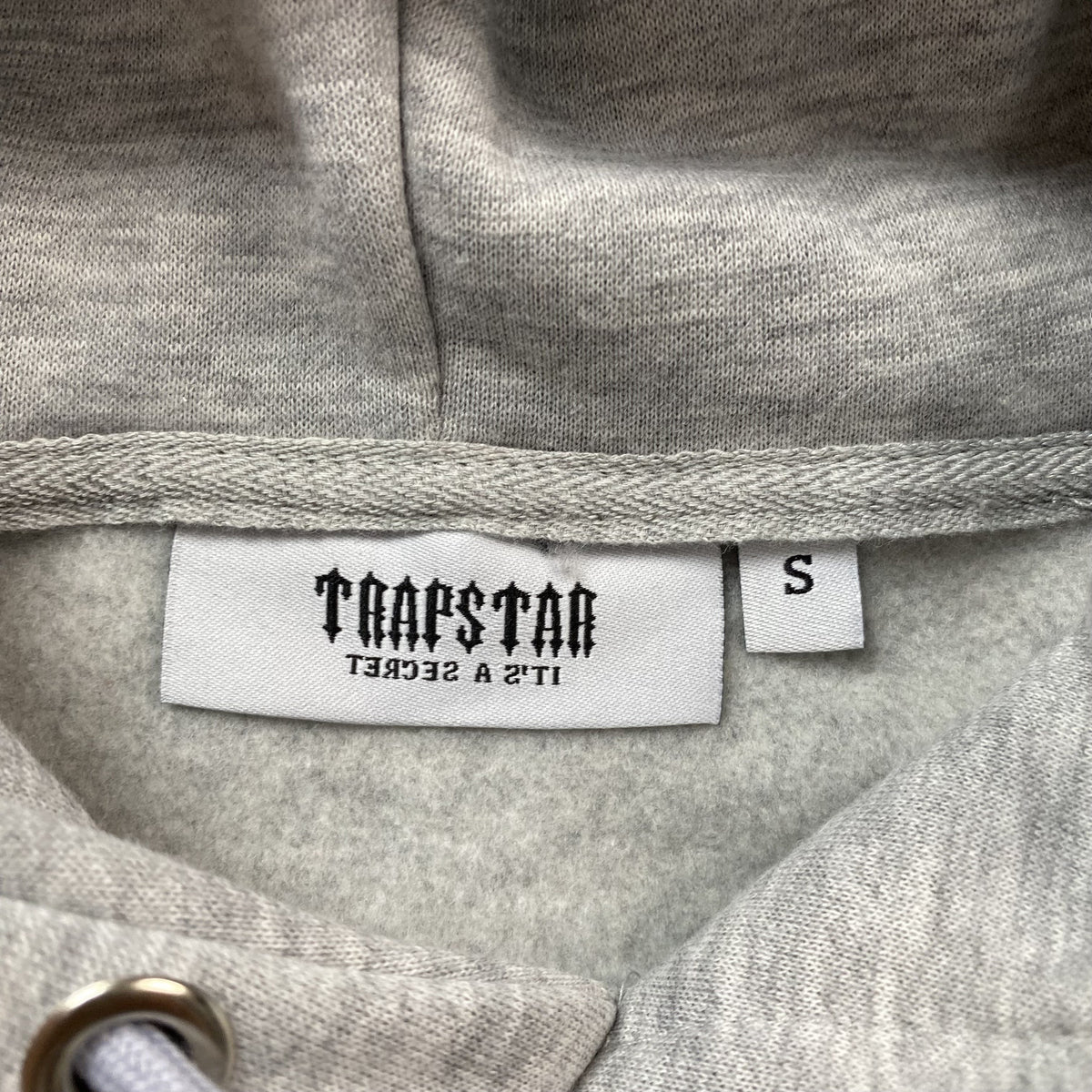 Conjunto Trapstar Irongate Arch Chenille 2.0 Gris
