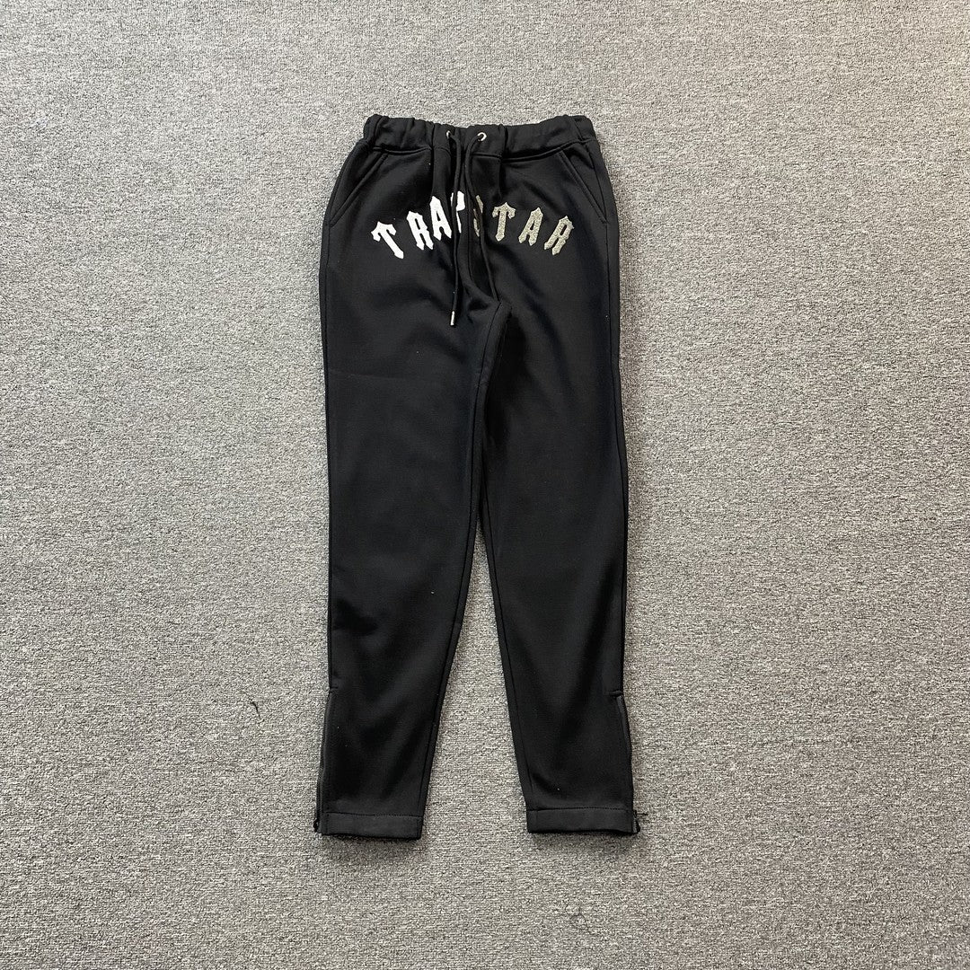 Conjunto Trapstar Irongate Arch Chenille Negro