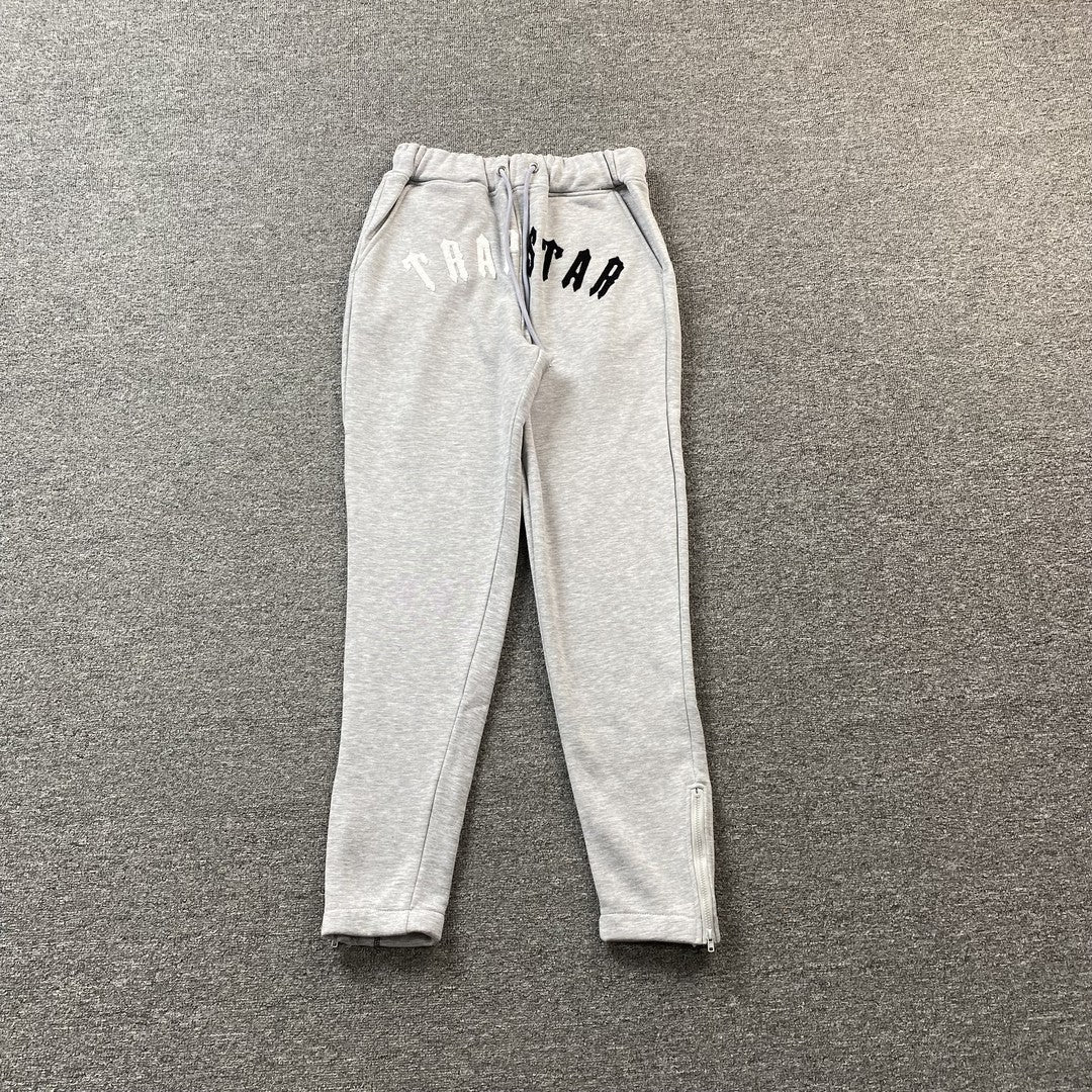Conjunto Trapstar Irongate Arch Chenille Gris