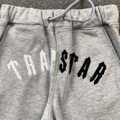 Conjunto Trapstar Irongate Arch Chenille Gris