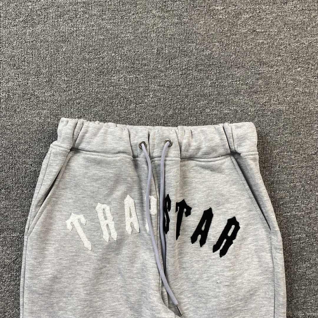 Conjunto Trapstar Irongate Arch Chenille Gris