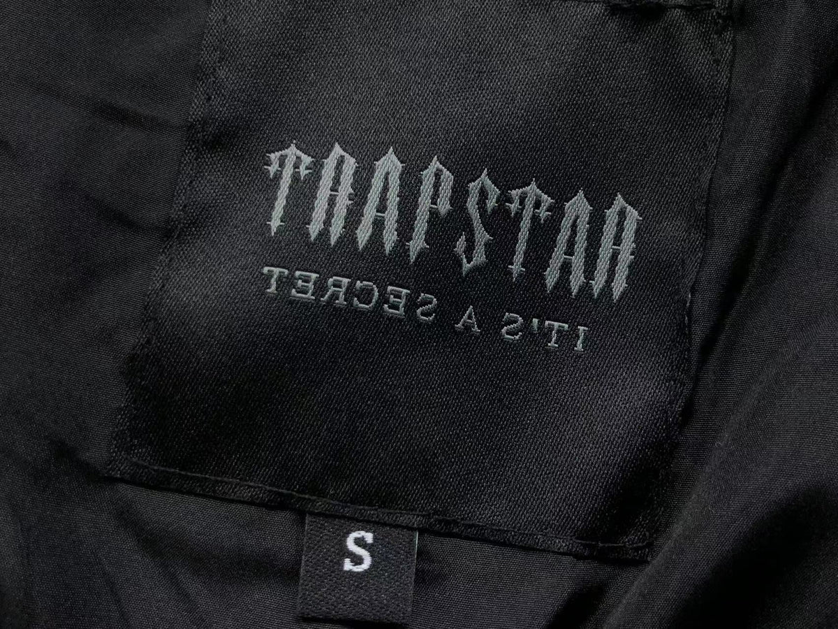 Campera Trapstar Irongate Detachable Hooded Puffer Negra