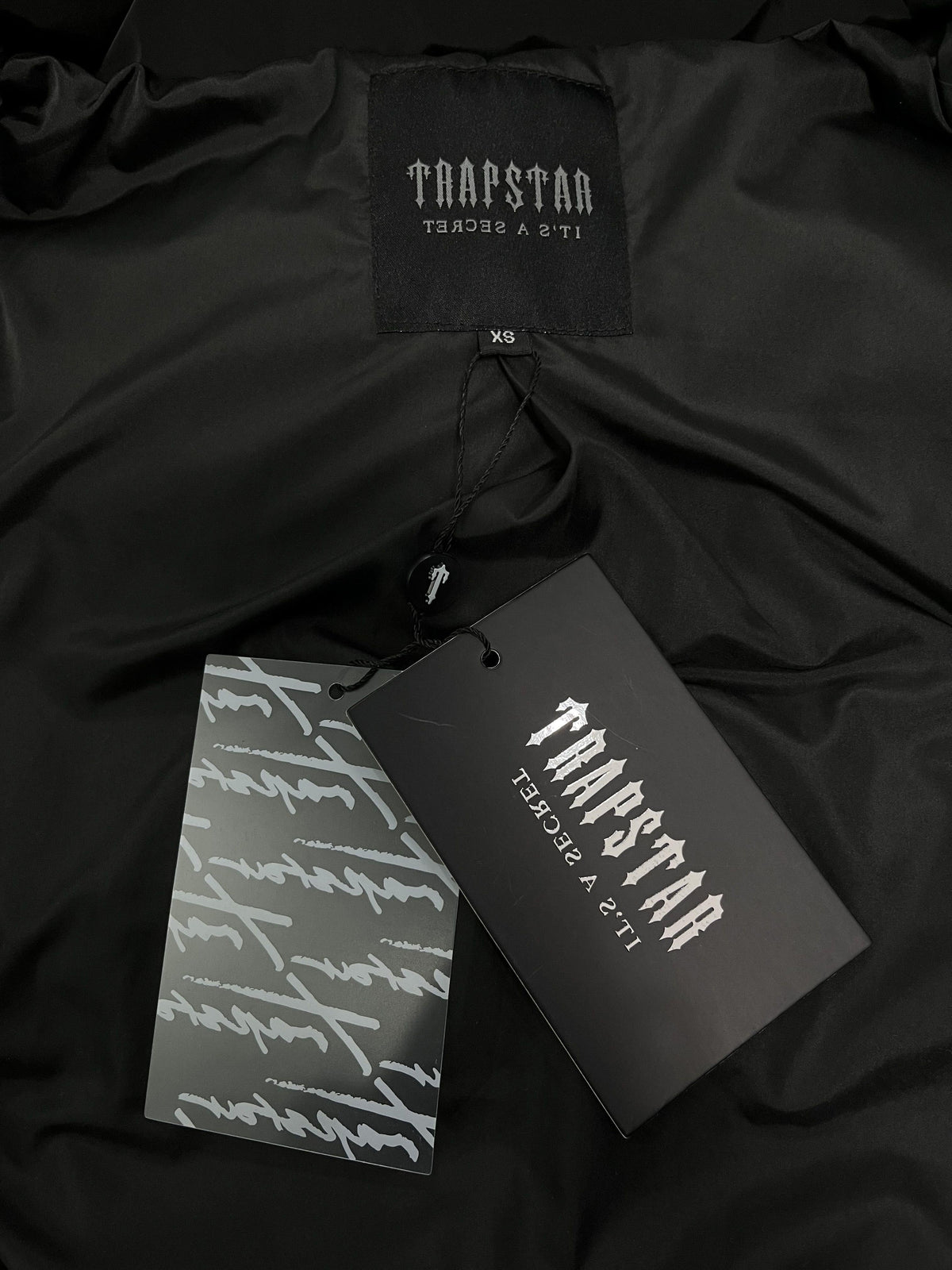 Campera Trapstar Irongate Detachable Hooded Puffer Negra