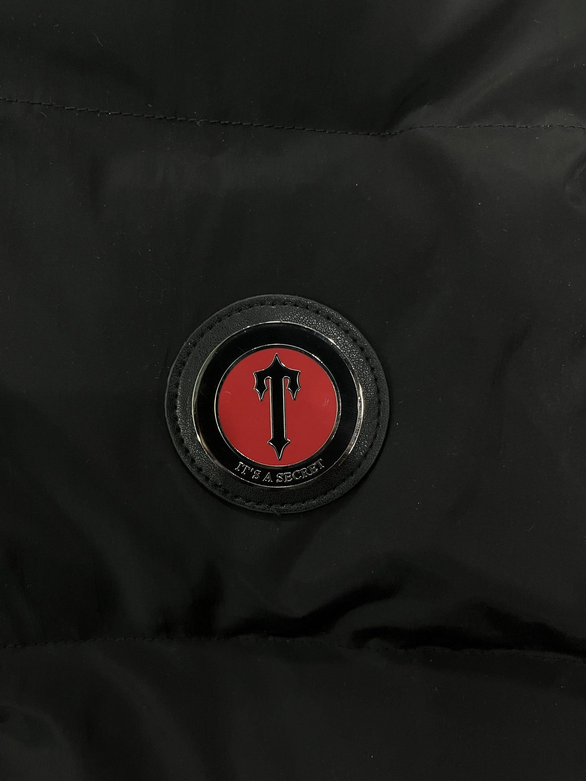 Campera Trapstar Irongate Detachable Hooded Puffer Negra