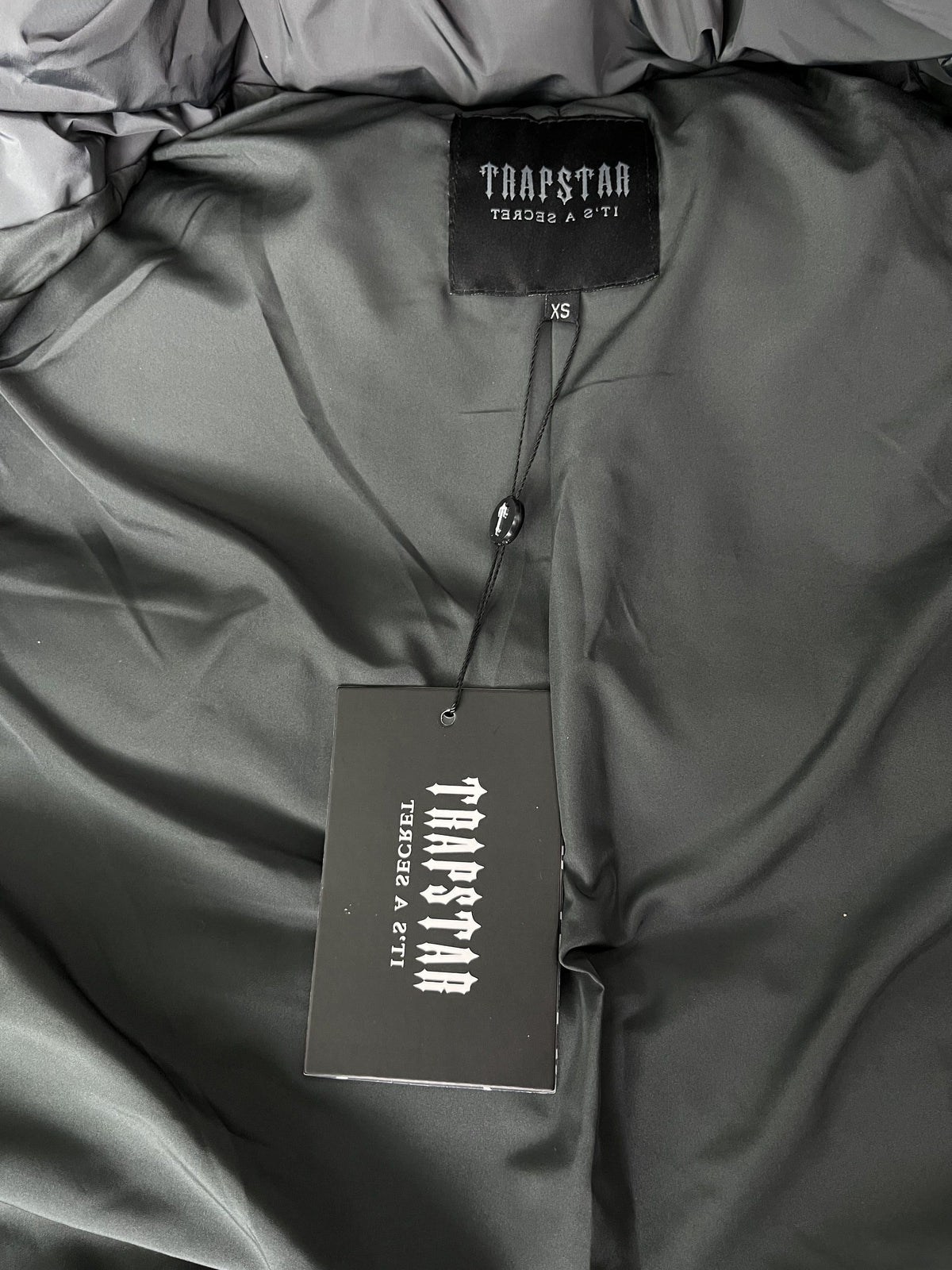 Campera Trapstar Irongate Detachable Hooded Puffer Gris
