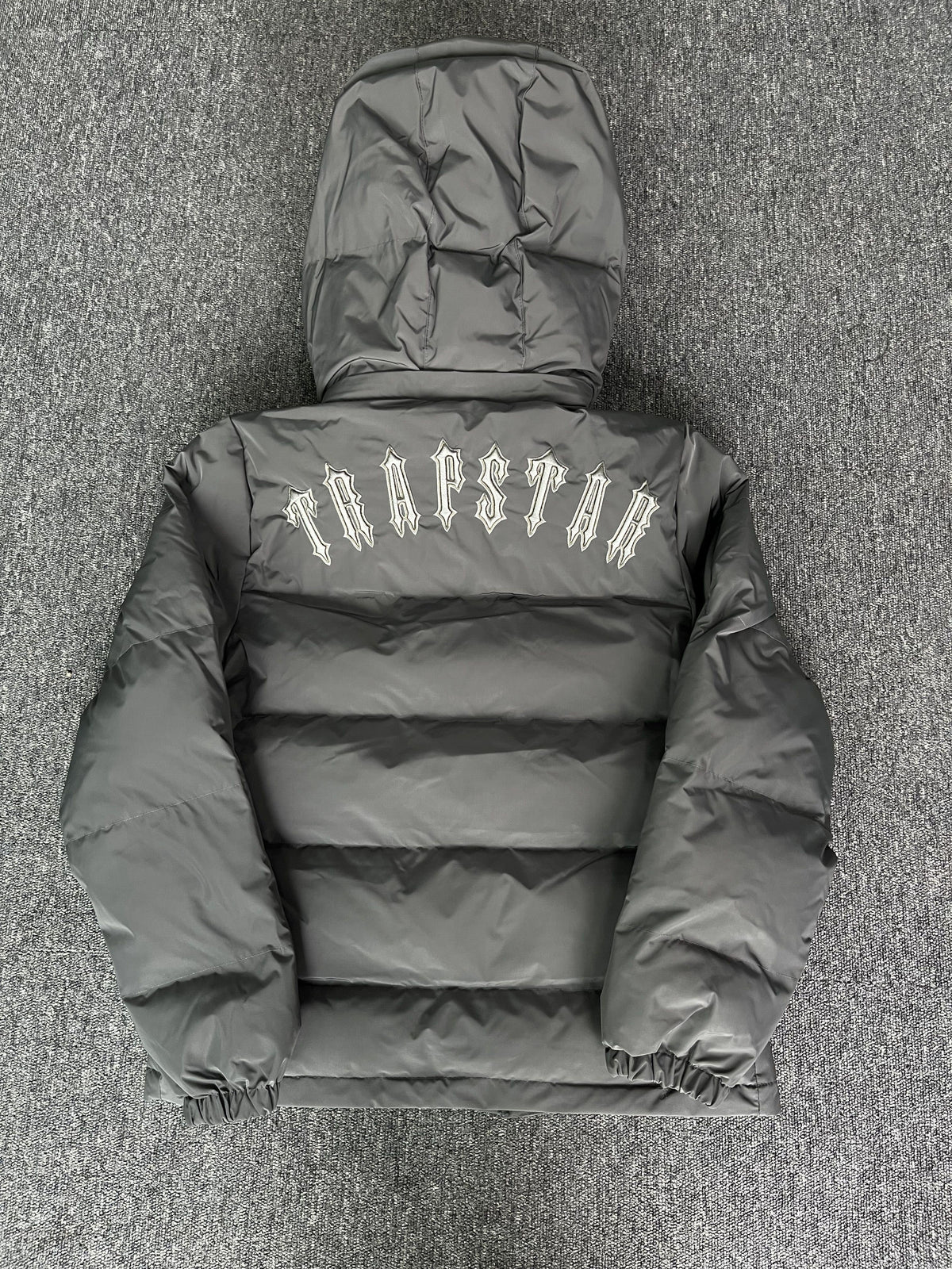 Campera Trapstar Irongate Detachable Hooded Puffer Gris