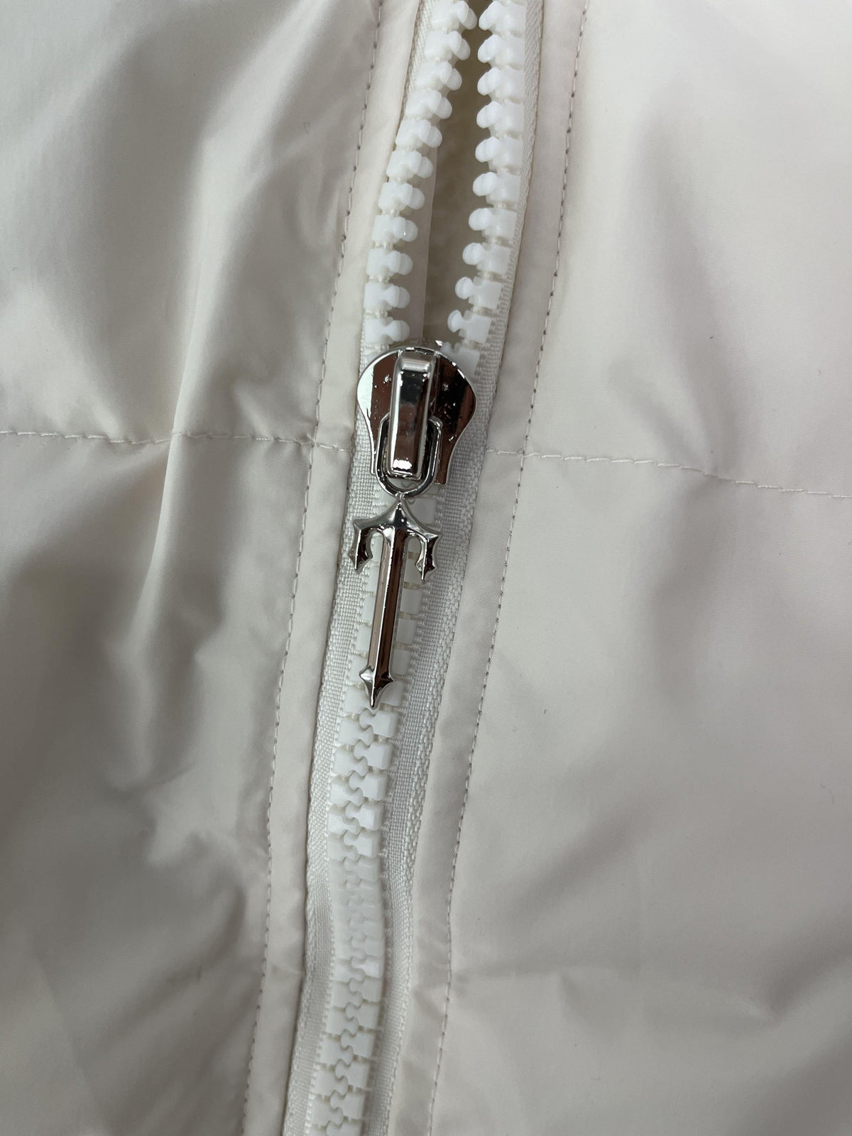 Campera Trapstar Irongate Detachable Hooded Puffer Blanca