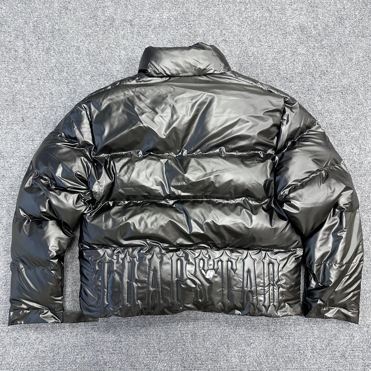 Campera Trapstar Irongate Embossed Puffer Negra