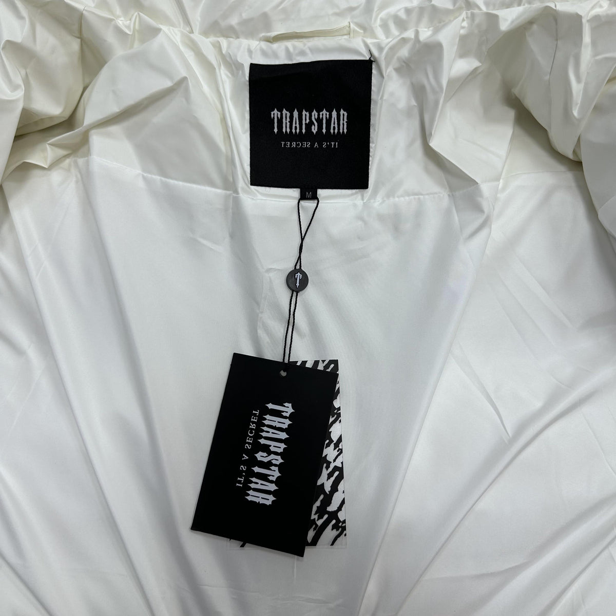 Campera Trapstar Irongate Embossed Puffer Blanca
