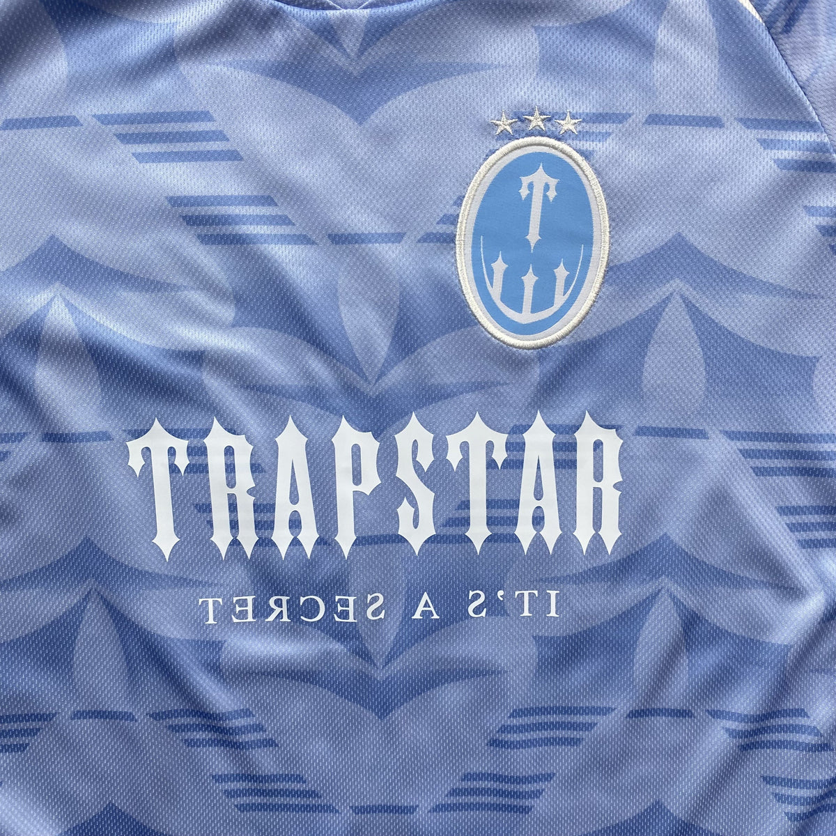 Camiseta Trapstar Irongate Celeste