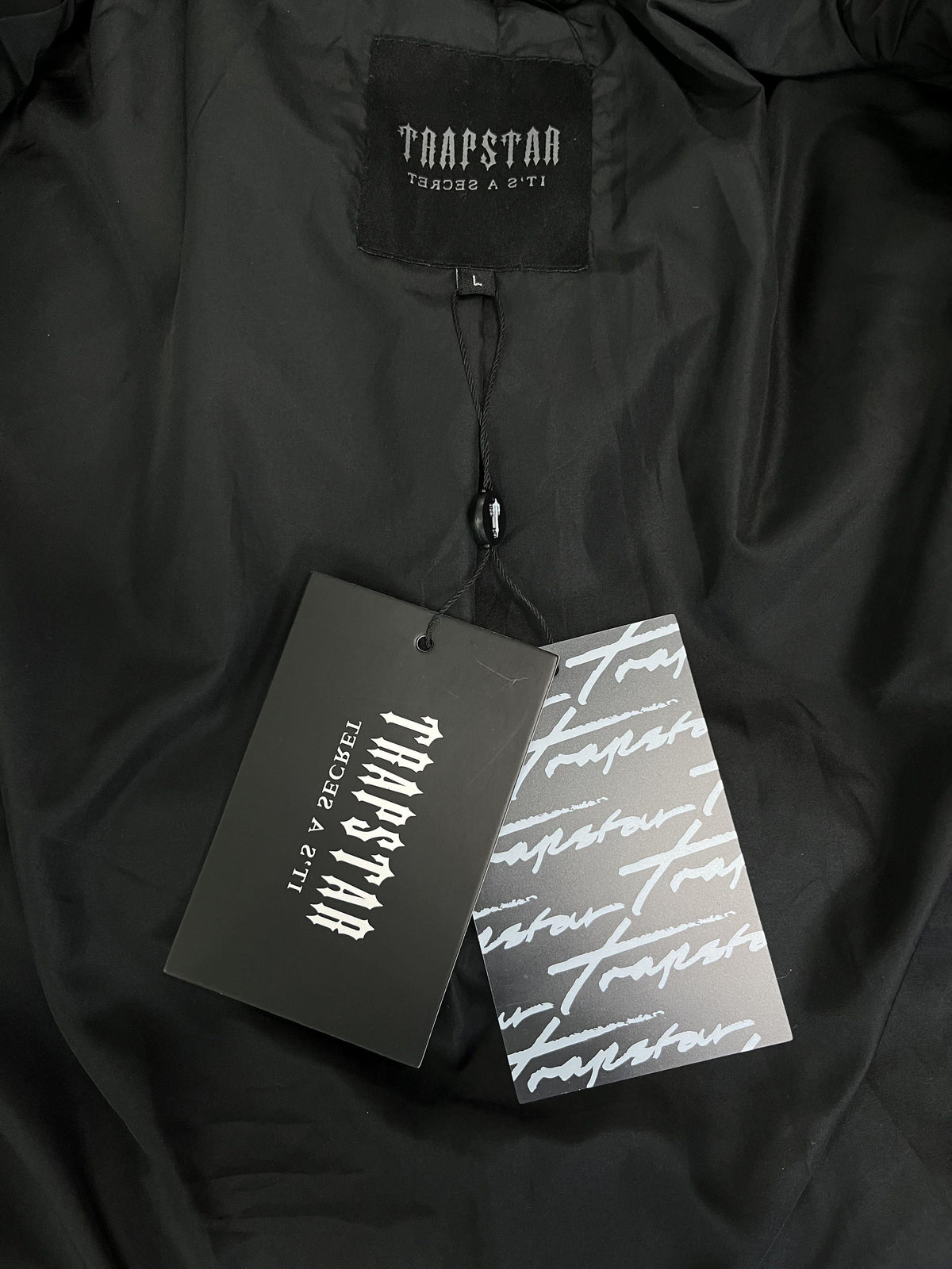 Campera Trapstar Irongate Hooded Quilted Puffer Negra