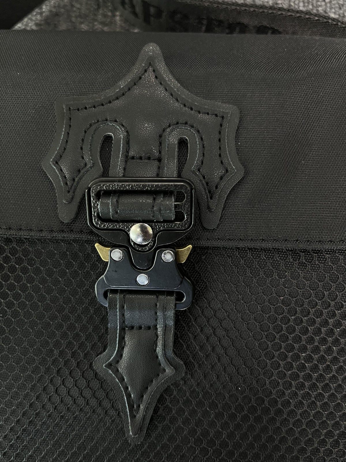 Morral Trapstar Irongate T Crossbody Negro