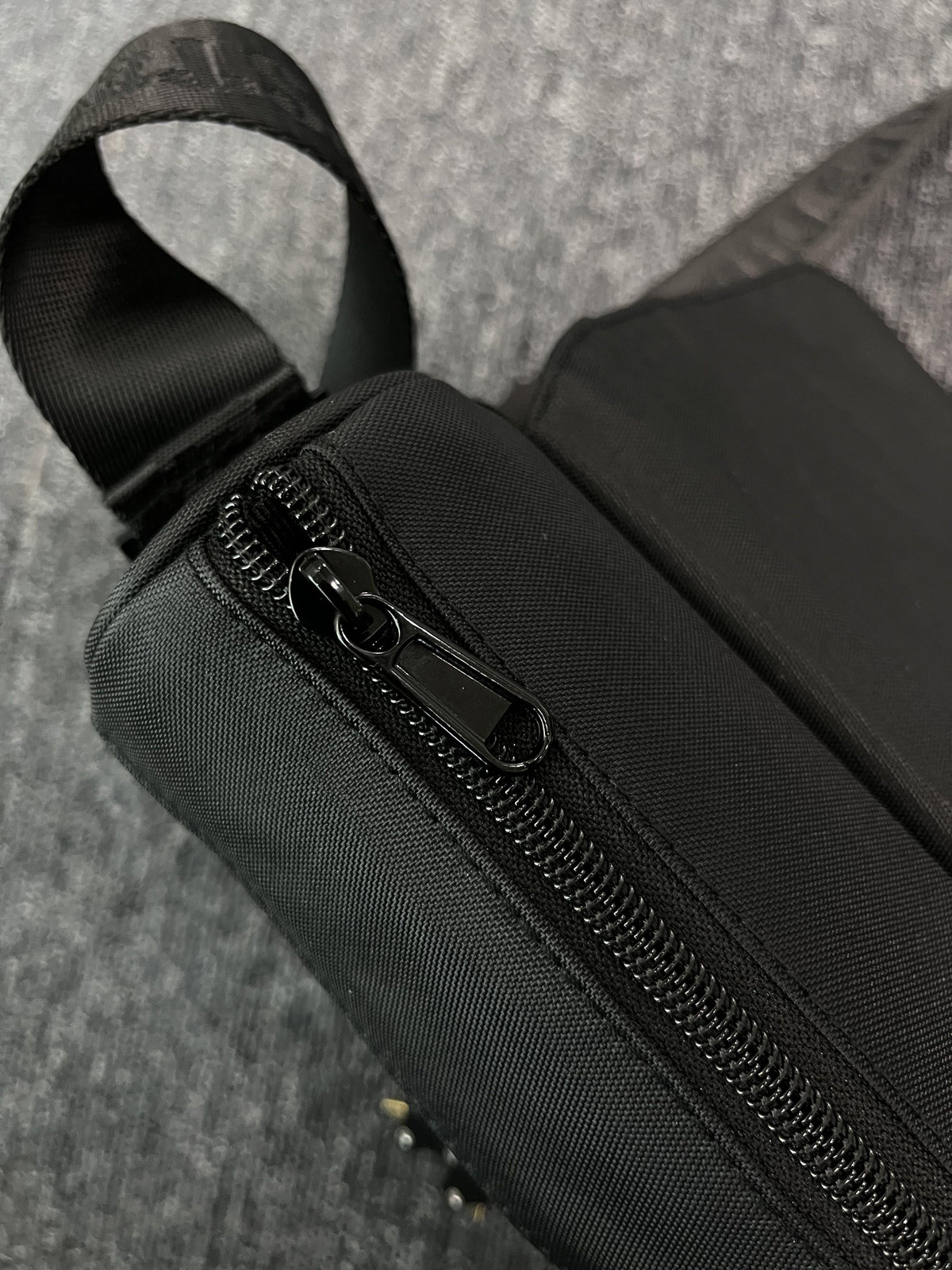 Morral Trapstar Irongate T Crossbody Negro