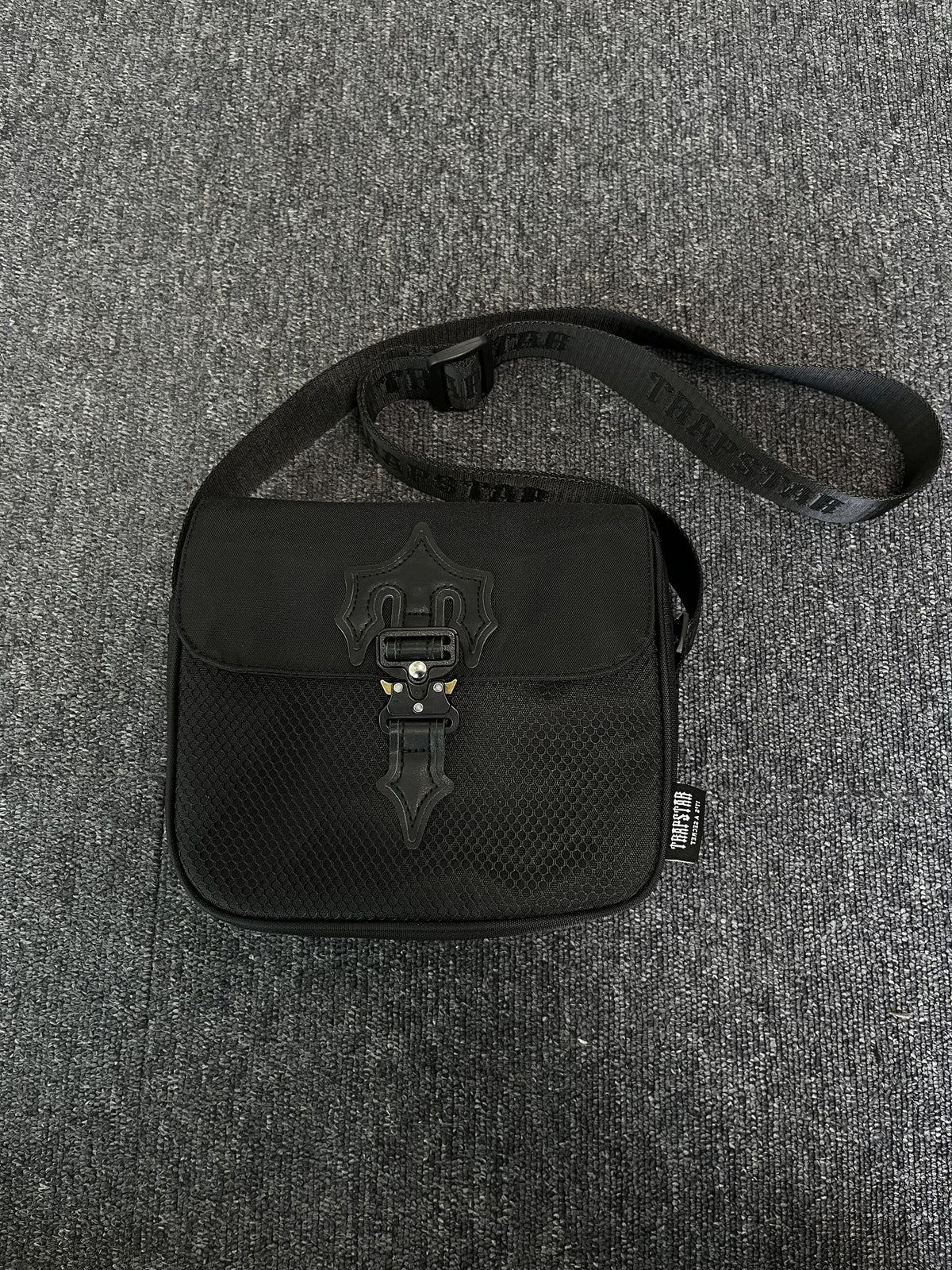 Morral Trapstar Irongate T Crossbody Negro
