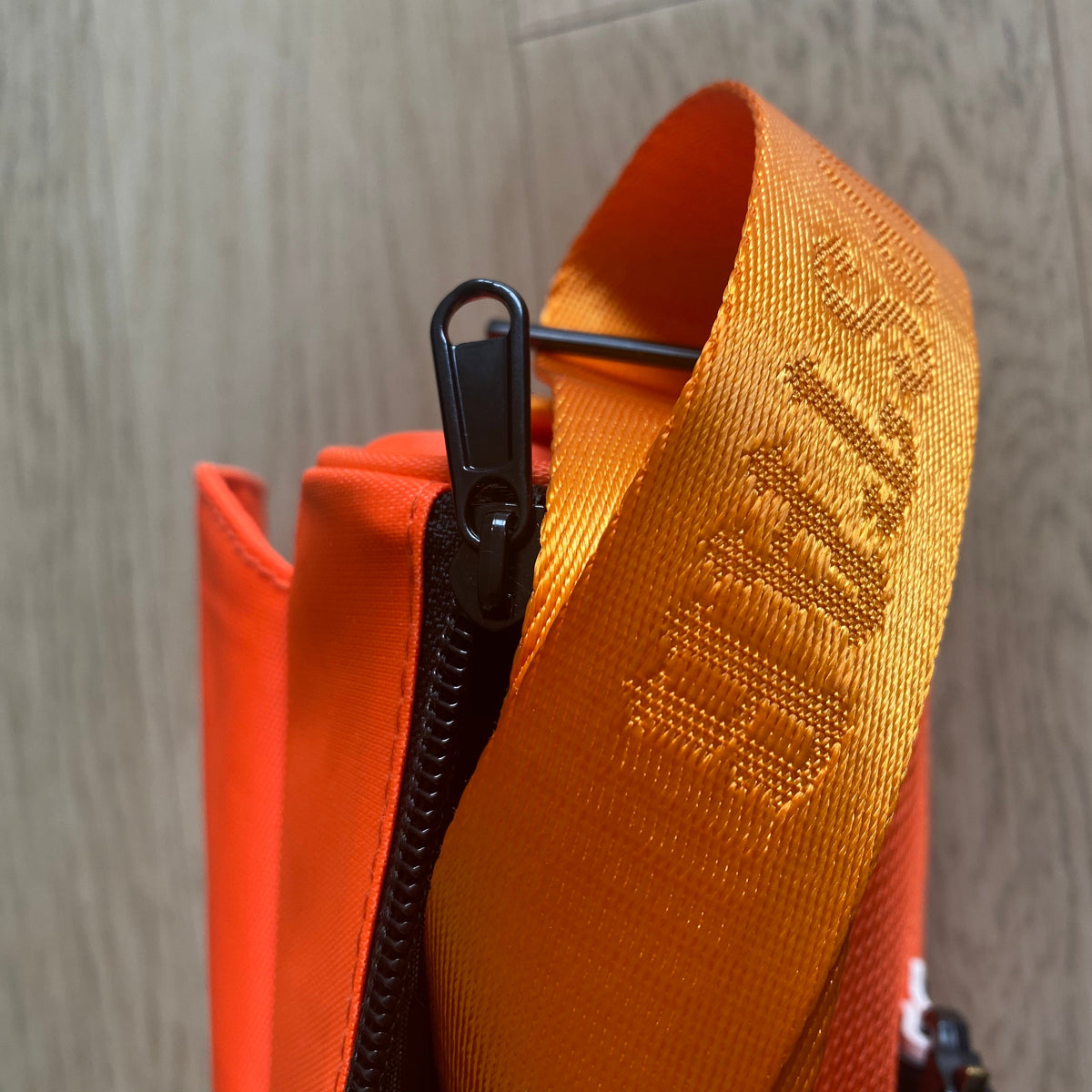 Morral Trapstar Irongate T Crossbody Naranja