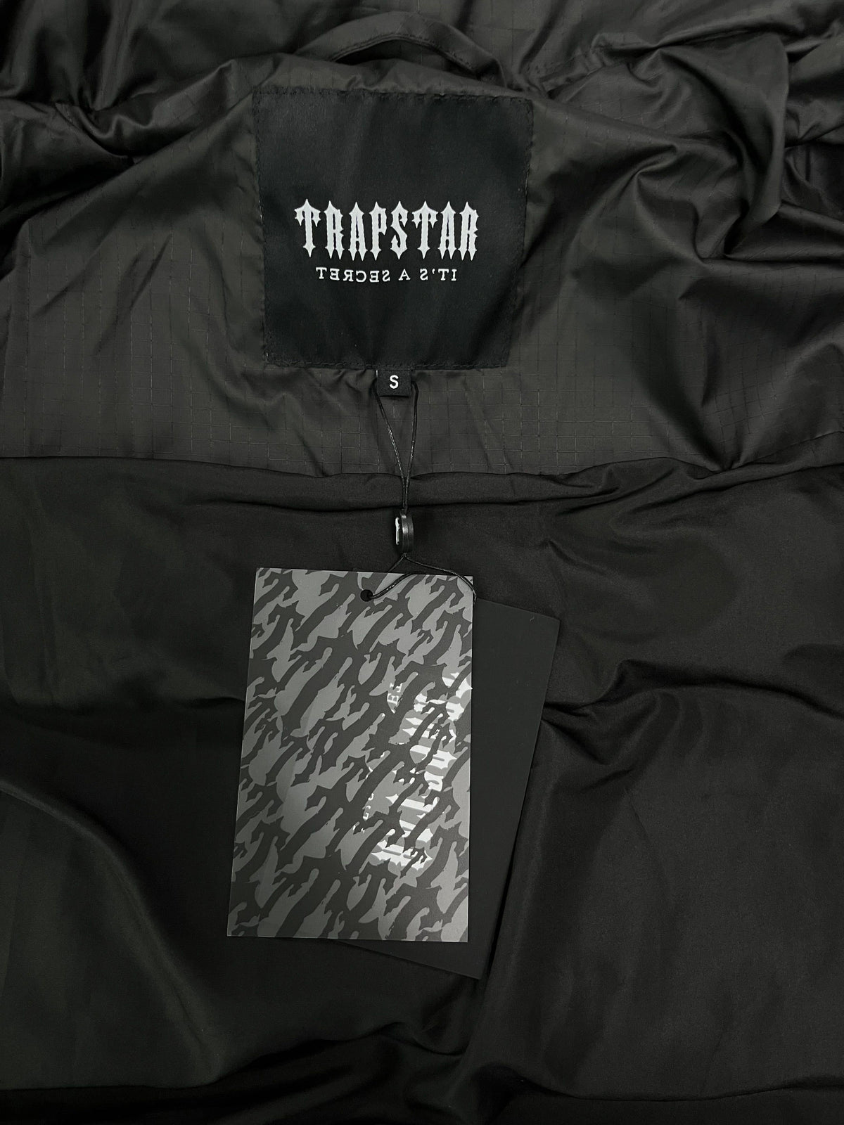 Campera Trapstar Shooters Hooded Puffer Negra