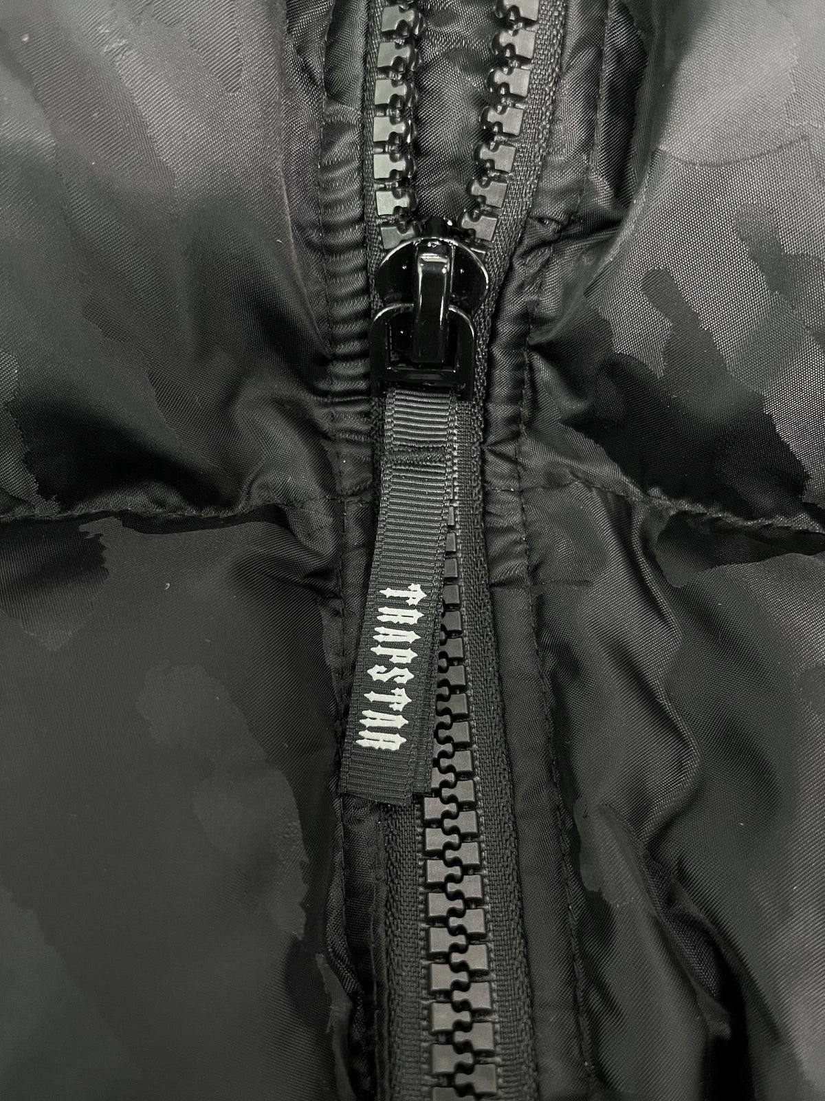 Campera Trapstar T Jacquard Puffer Negra