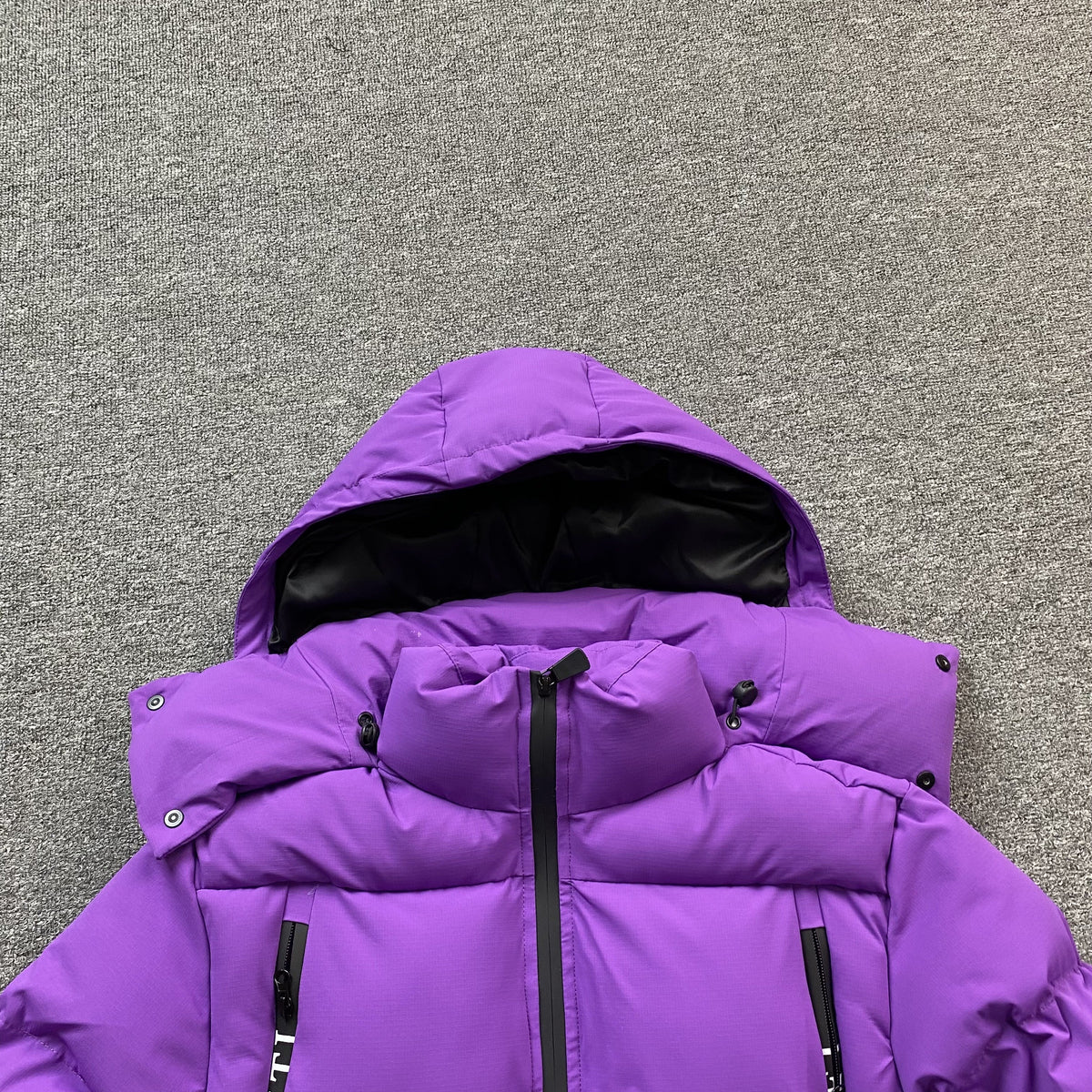 Campera Trapstar X Awful Lot Of Cough Syrup Puffer Violeta